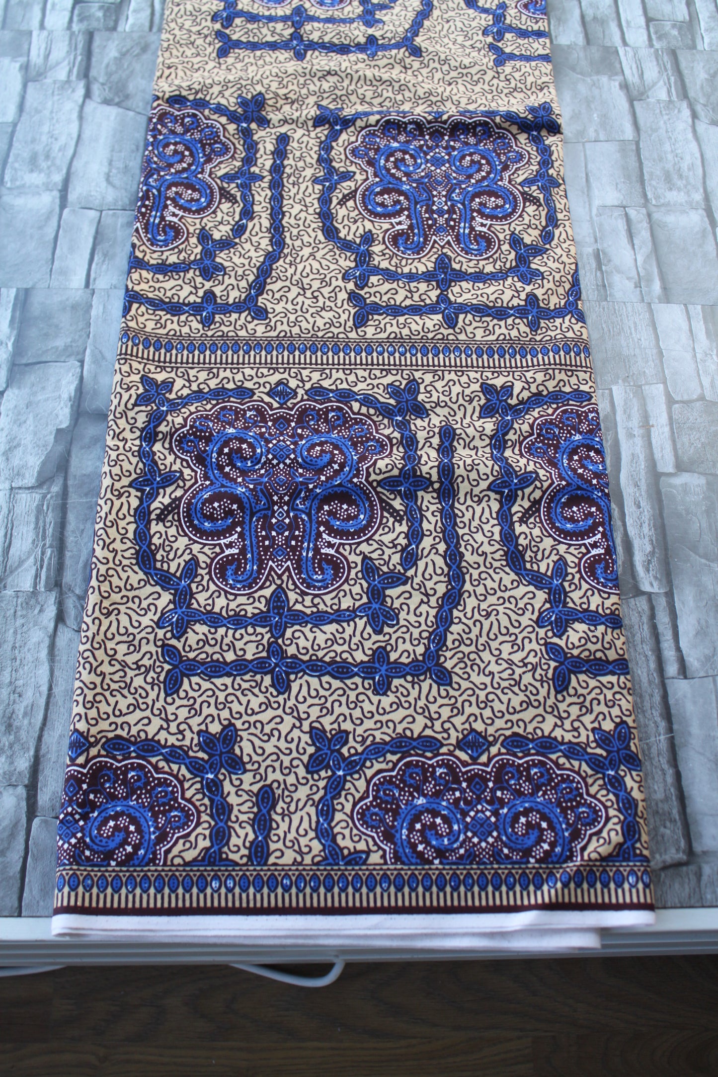 Fabrics (kitenge and ankara), several colors