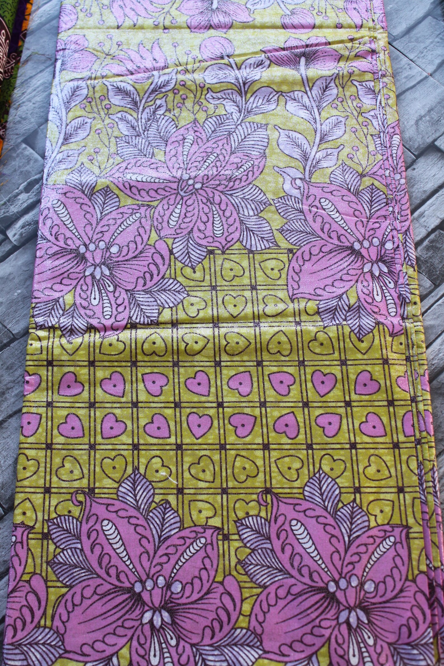 Fabrics (kitenge and ankara), several colors