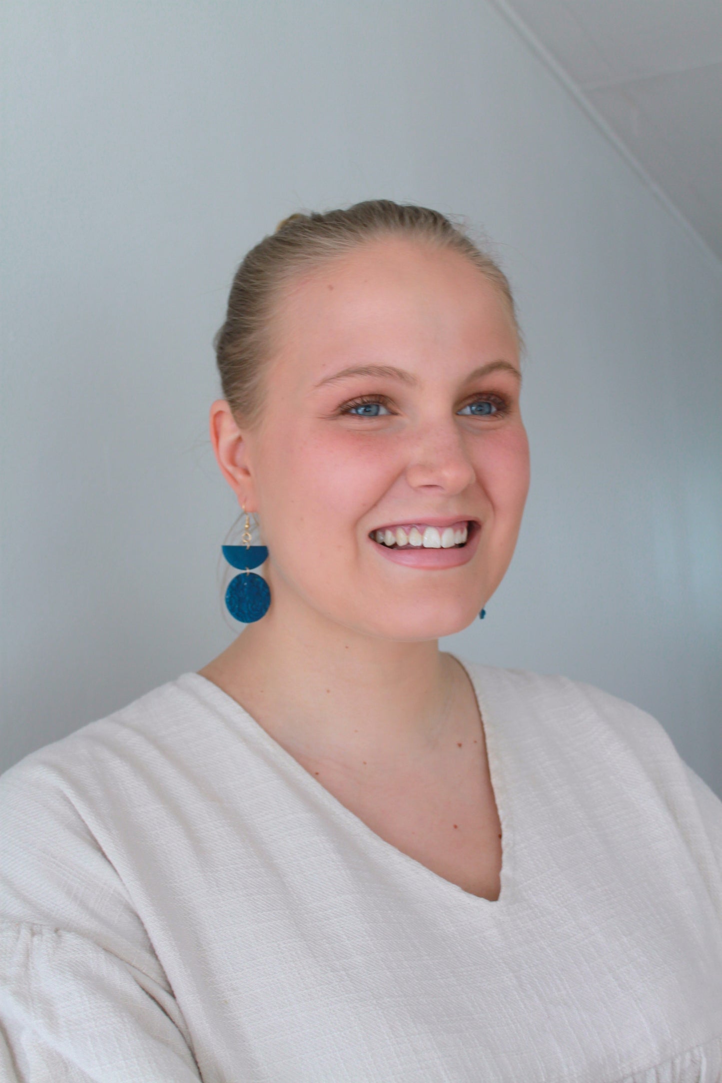 Victoria Korvakorut (useita värejä)