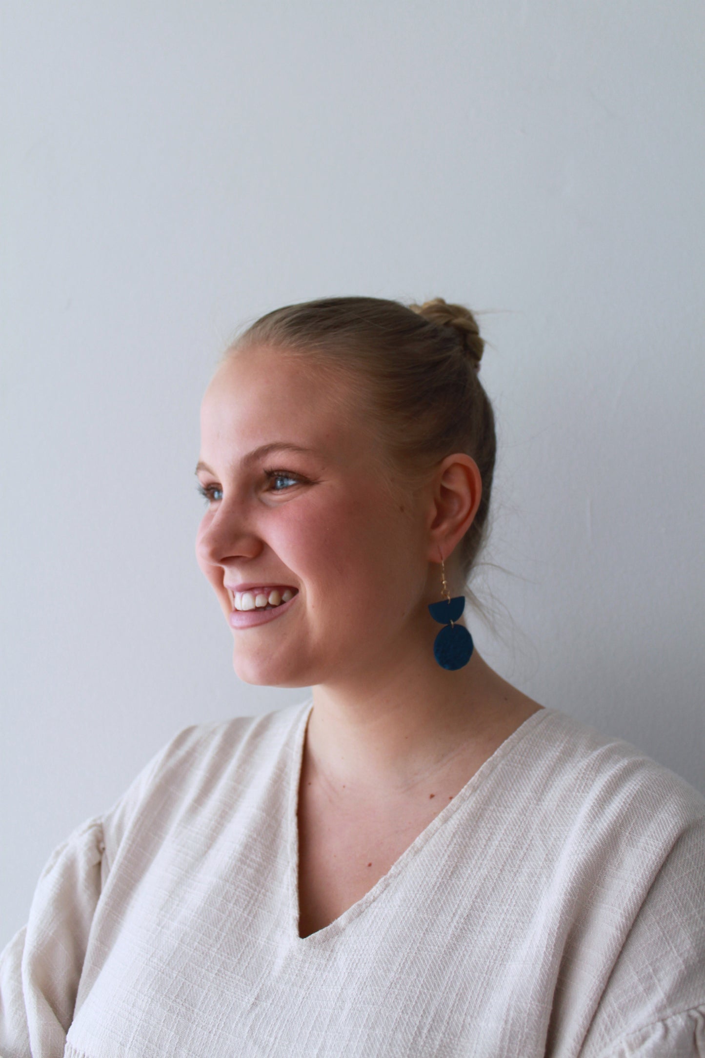Victoria Korvakorut (useita värejä)