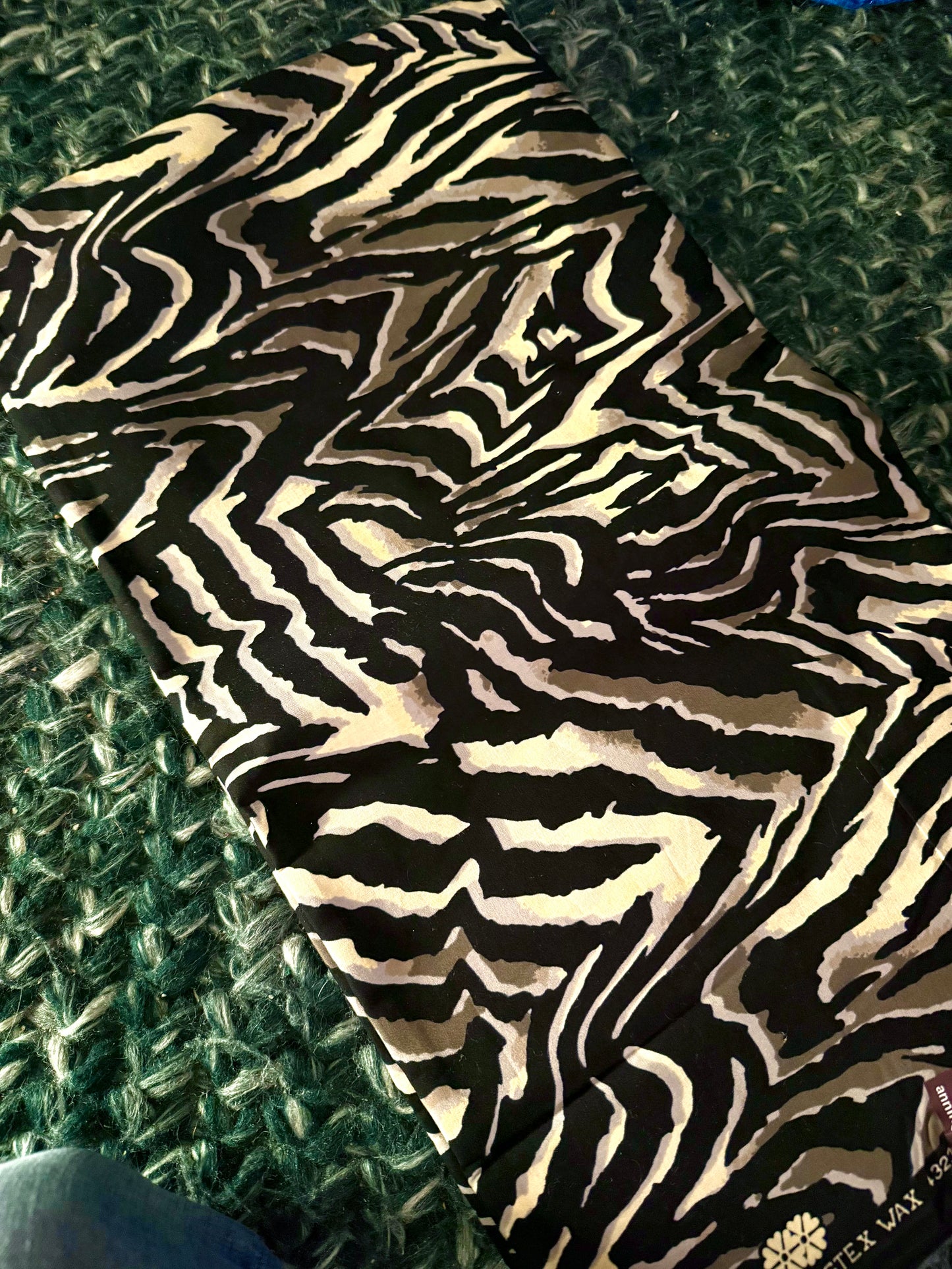 Fabrics (kitenge and ankara), several colors