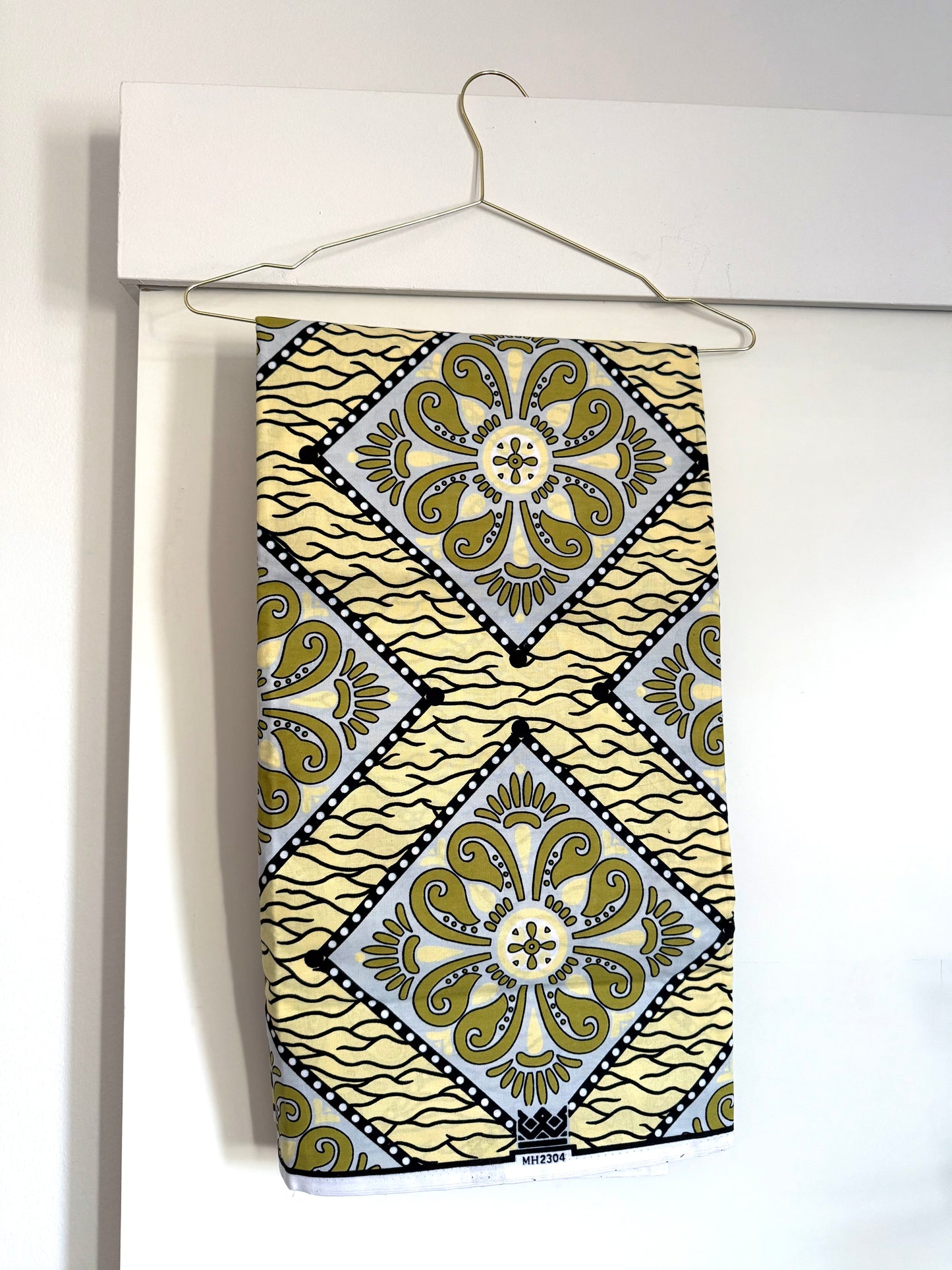 Fabrics (kitenge and ankara), several colors