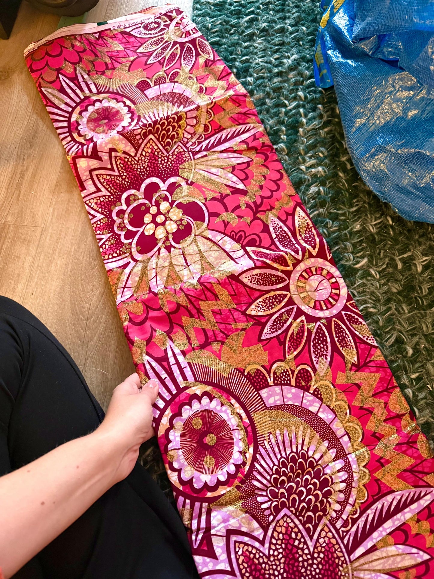 Fabrics (kitenge and ankara), several colors