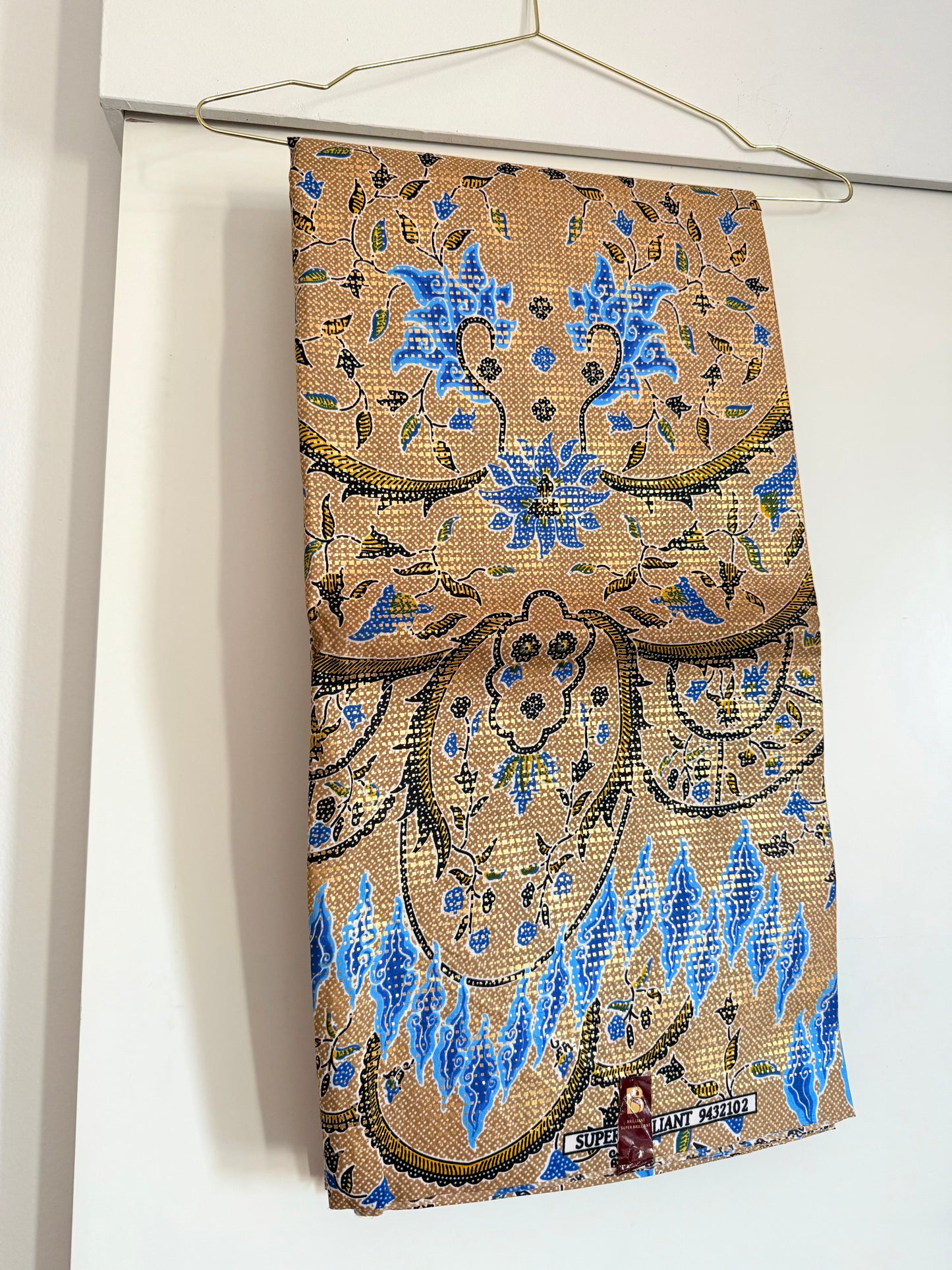 Fabrics (kitenge and ankara), several colors