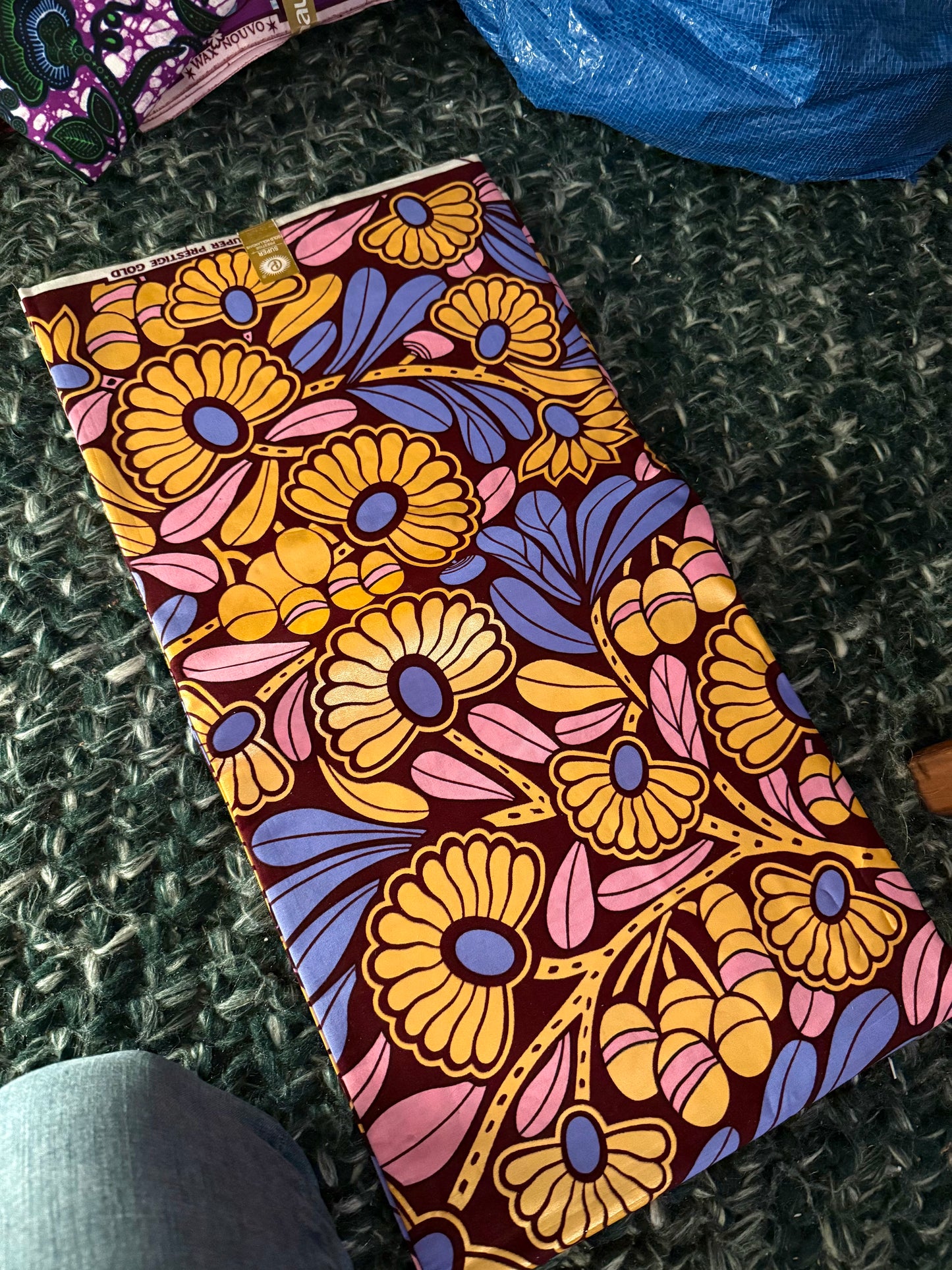 Fabrics (kitenge and ankara), several colors