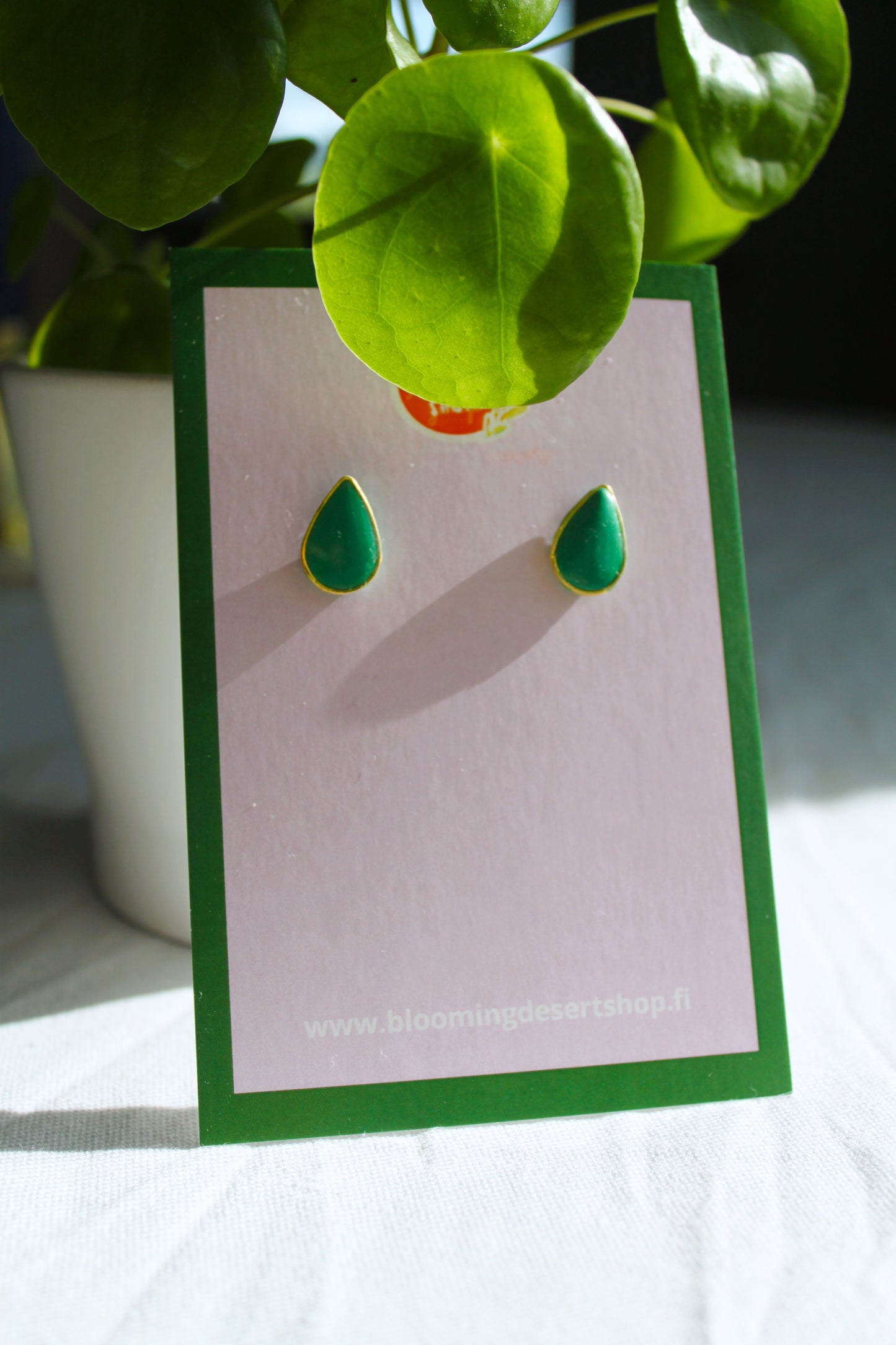 Drops Nappikorvakorut (useita värejä)