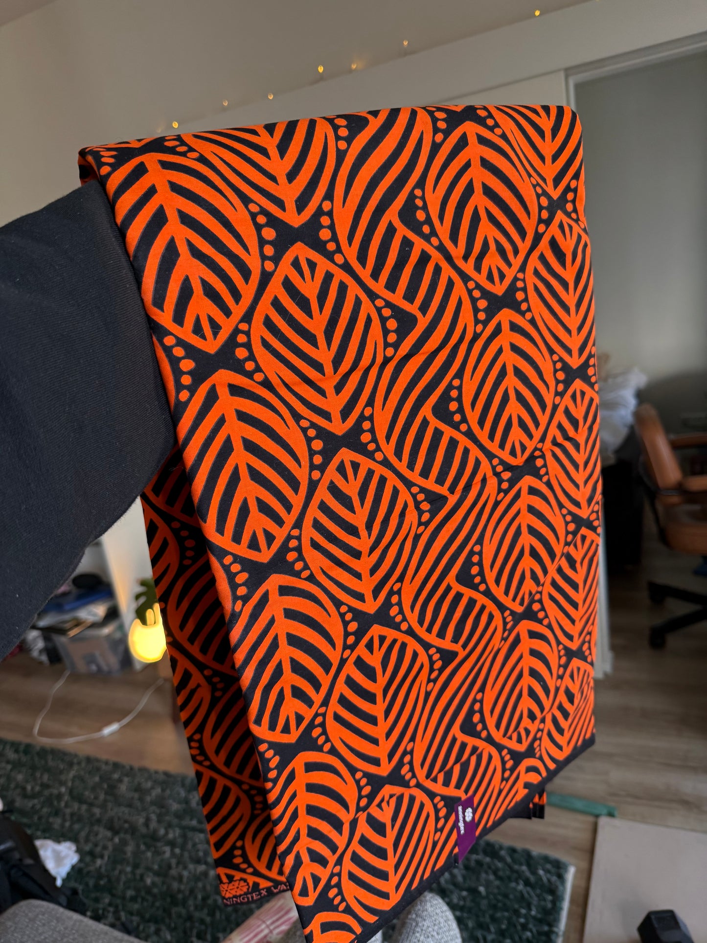 Kankaat (kitenge ja ankara), useita värejä