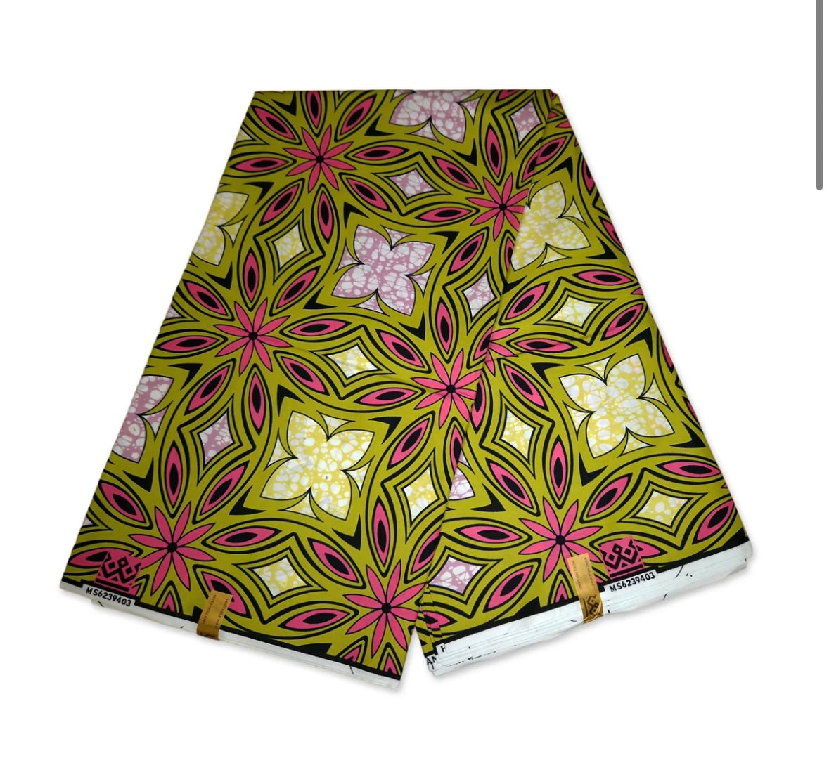 Kankaat (kitenge ja ankara), useita värejä