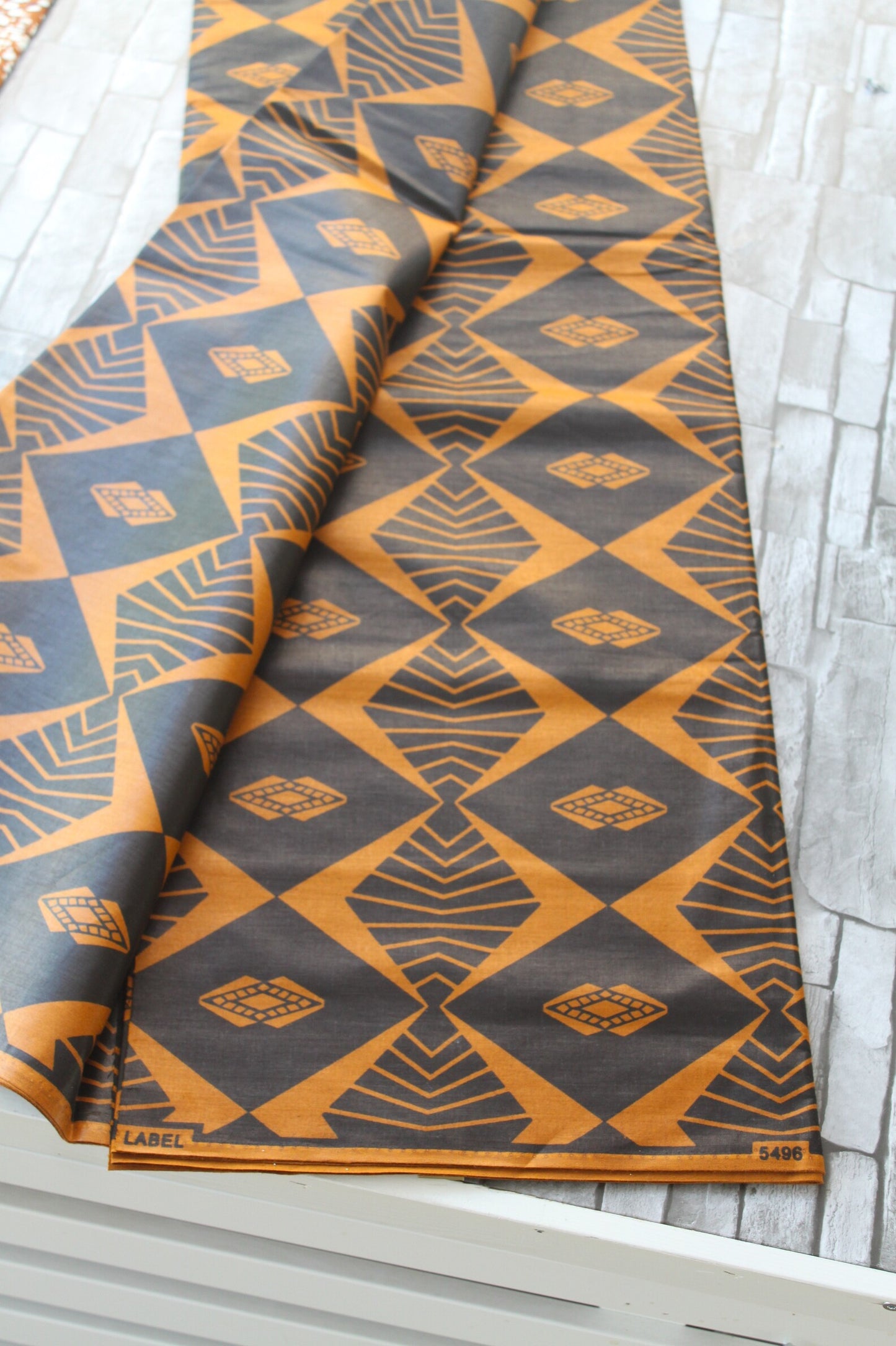 Kankaat (kitenge ja ankara), useita värejä