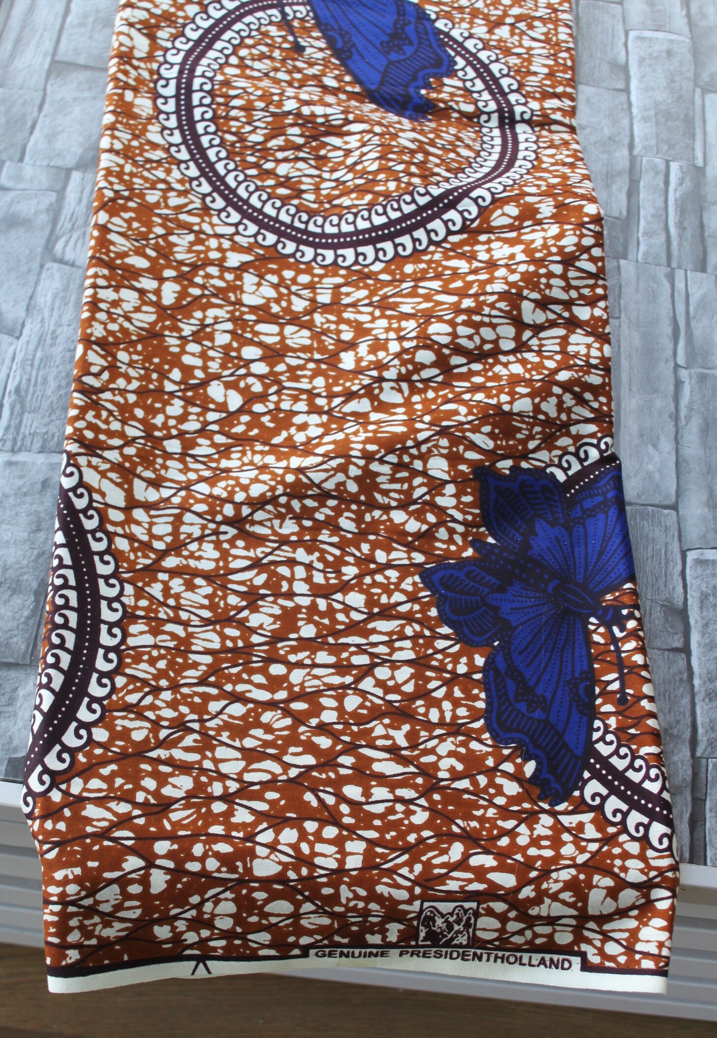 Kankaat (kitenge ja ankara), useita värejä